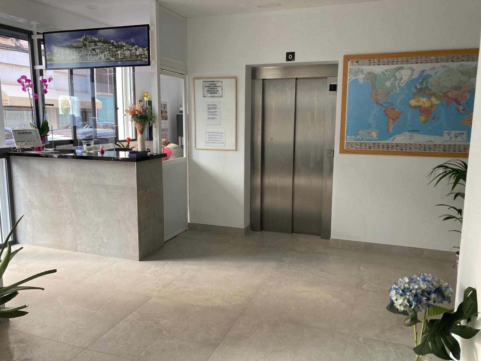 Hostal Las Nieves Ibiza Town Ngoại thất bức ảnh