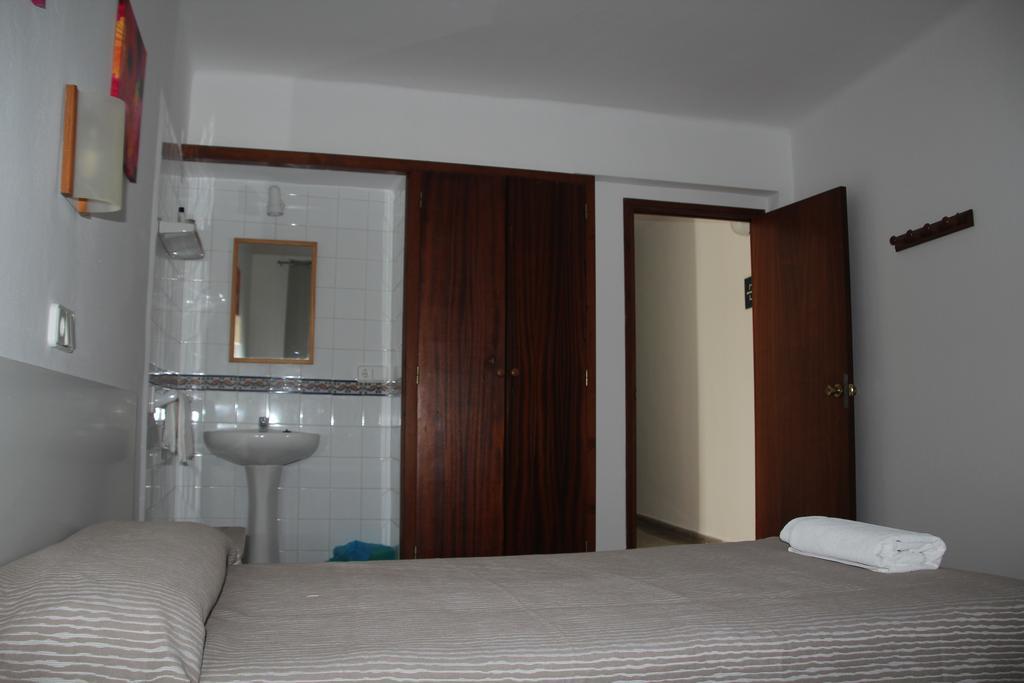 Hostal Las Nieves Ibiza Town Ngoại thất bức ảnh