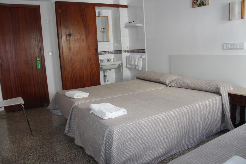 Hostal Las Nieves Ibiza Town Ngoại thất bức ảnh