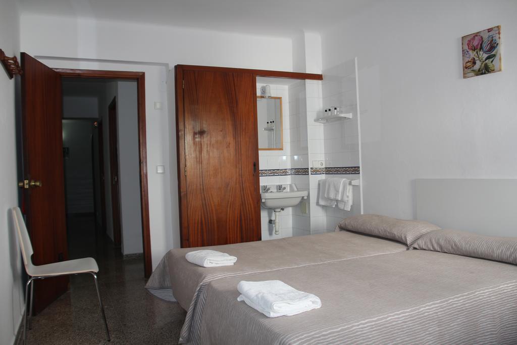 Hostal Las Nieves Ibiza Town Ngoại thất bức ảnh
