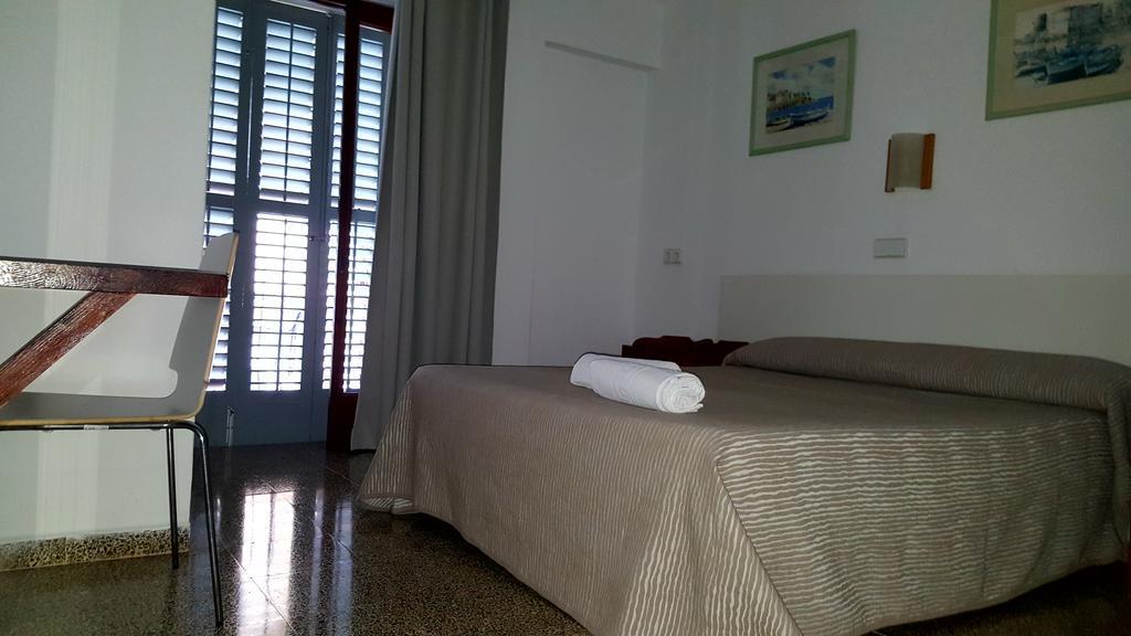 Hostal Las Nieves Ibiza Town Ngoại thất bức ảnh